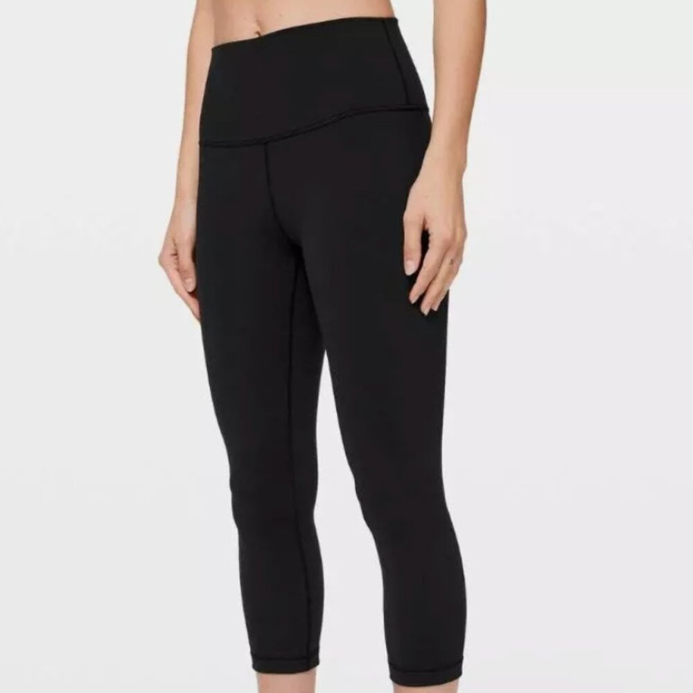 NWT Lululemon Wn's Size 4 Wunder Under Crop Hi-Rise Black Retail $98